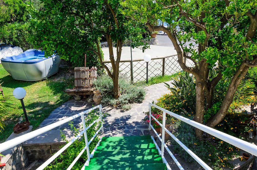 Albergo Villa Giusto Barano dʼIschia Esterno foto